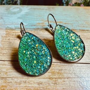 📦 REDUCED! Hand Crafted Green and Silver Drizzle Teardrop Earrings